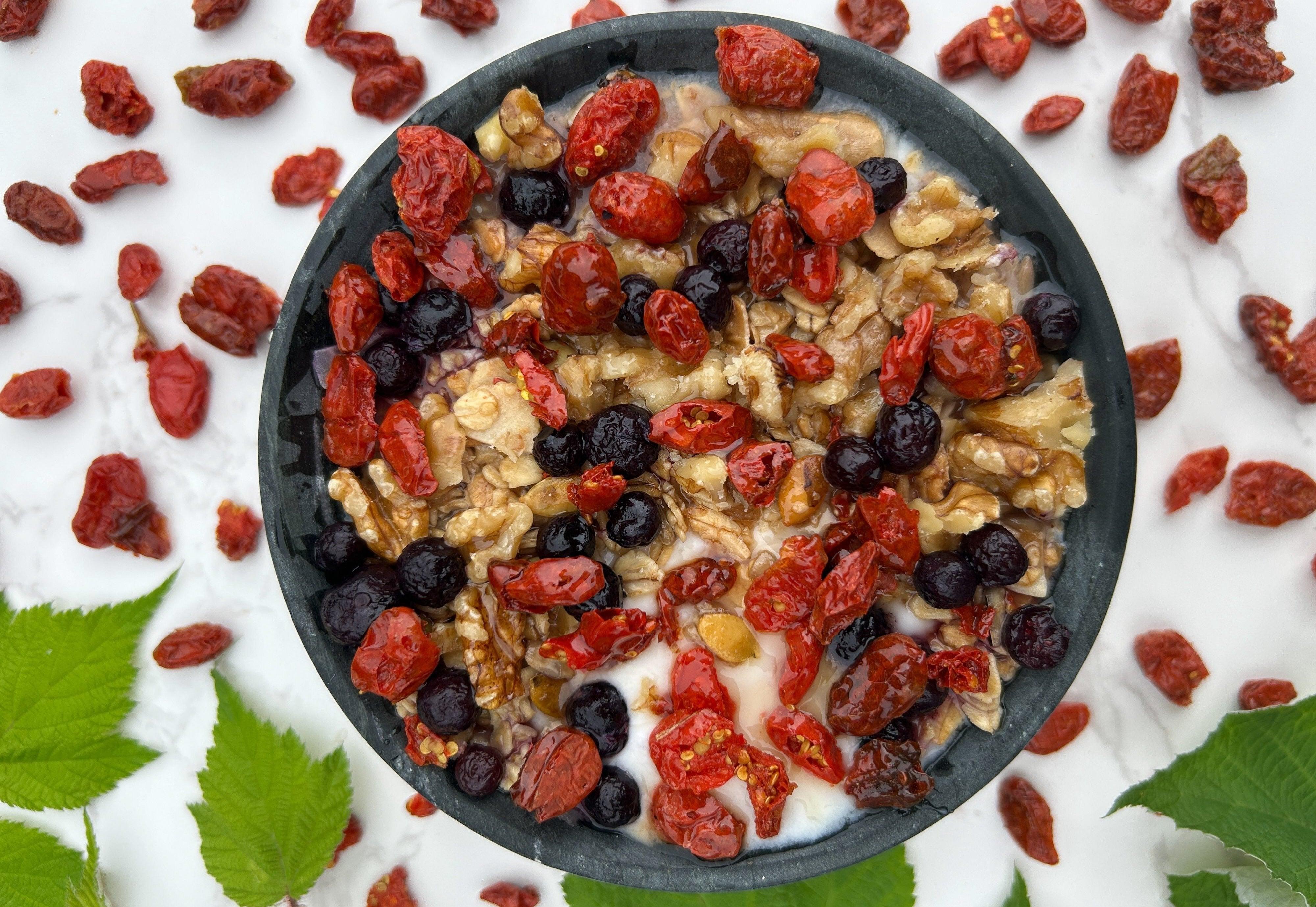 Granola Goji Yogurt Bowl